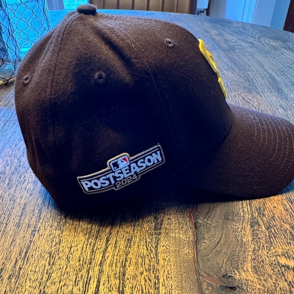 Men's New Era Brown San Diego Padres 2024 MLB Postseason Side Patch 39THIRTY - Picture 2 of 6